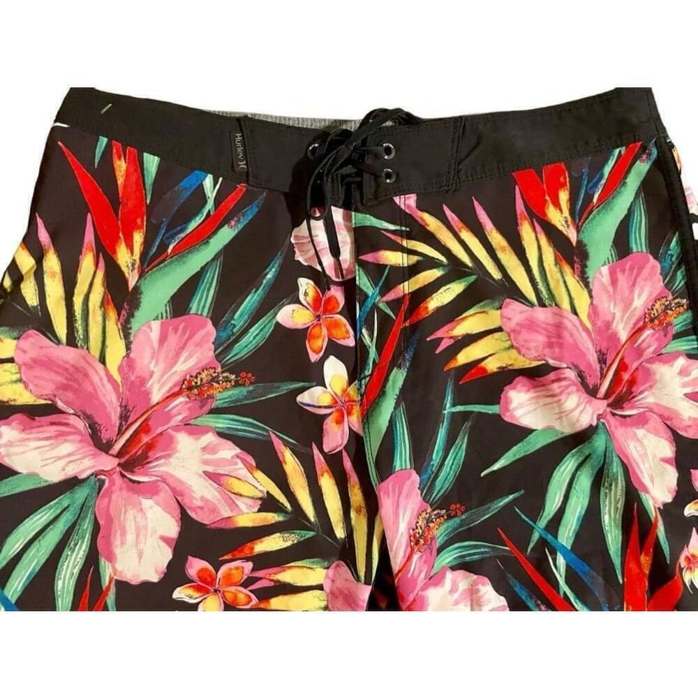 Size S Men's Hurley Phantom Floral Board Shorts Swim Trunks Size 30 Black Pink - Picture 2 of 6